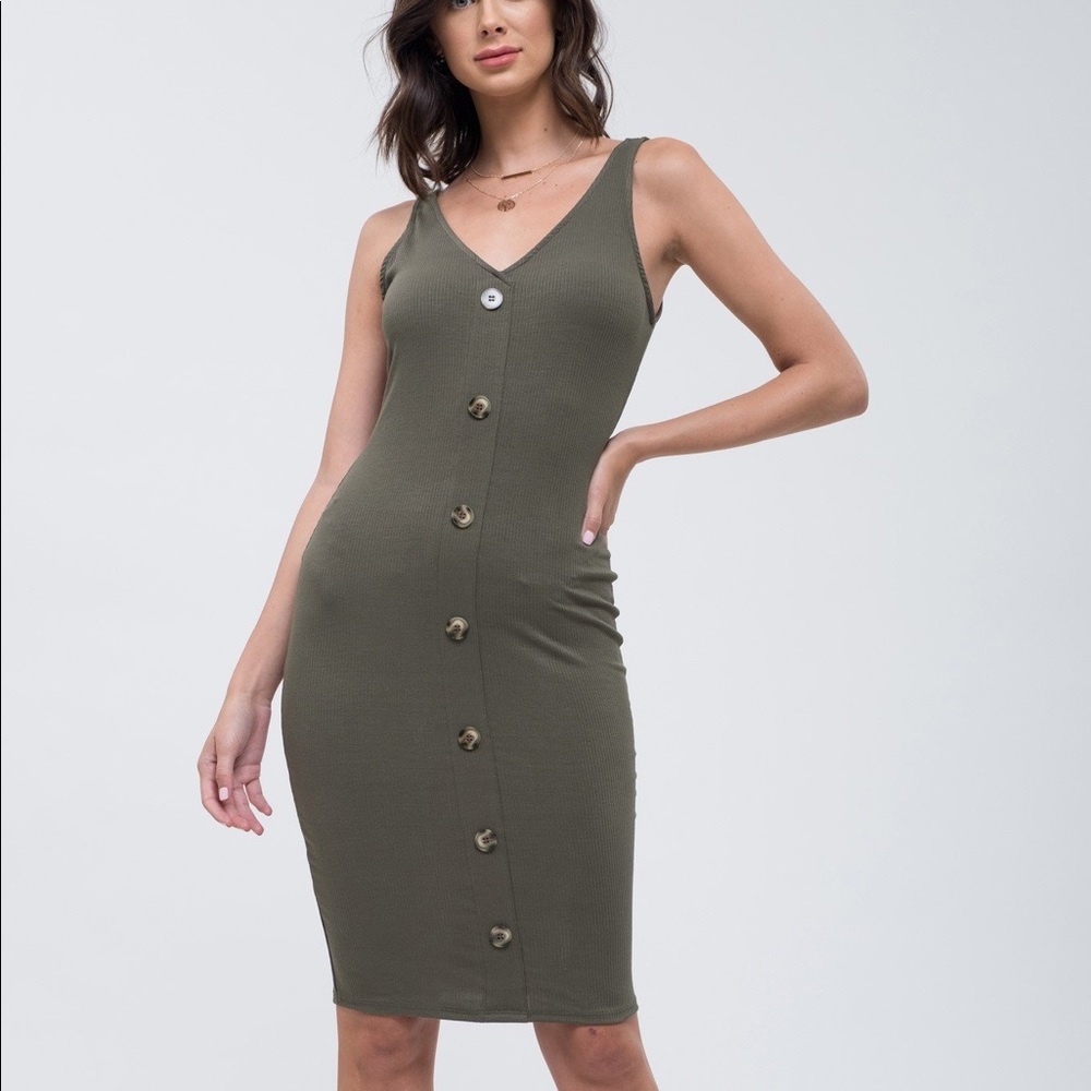 Sleeveless knit midi dress